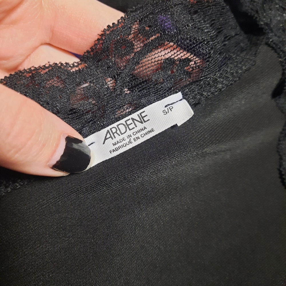 Ardene Black Long Sleeve Lace-Trim V-Neck Crop Top - Picture 3 of 3